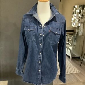 Levi’s Jean shirt Lg